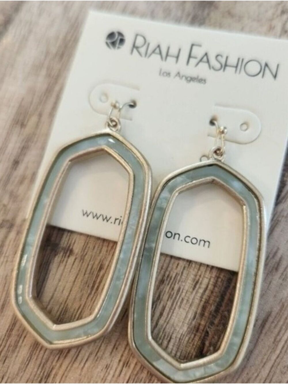 RIAH FASHION BRUSHED GOLD EARRINGS WITH BLUE GREEN ENAMEL